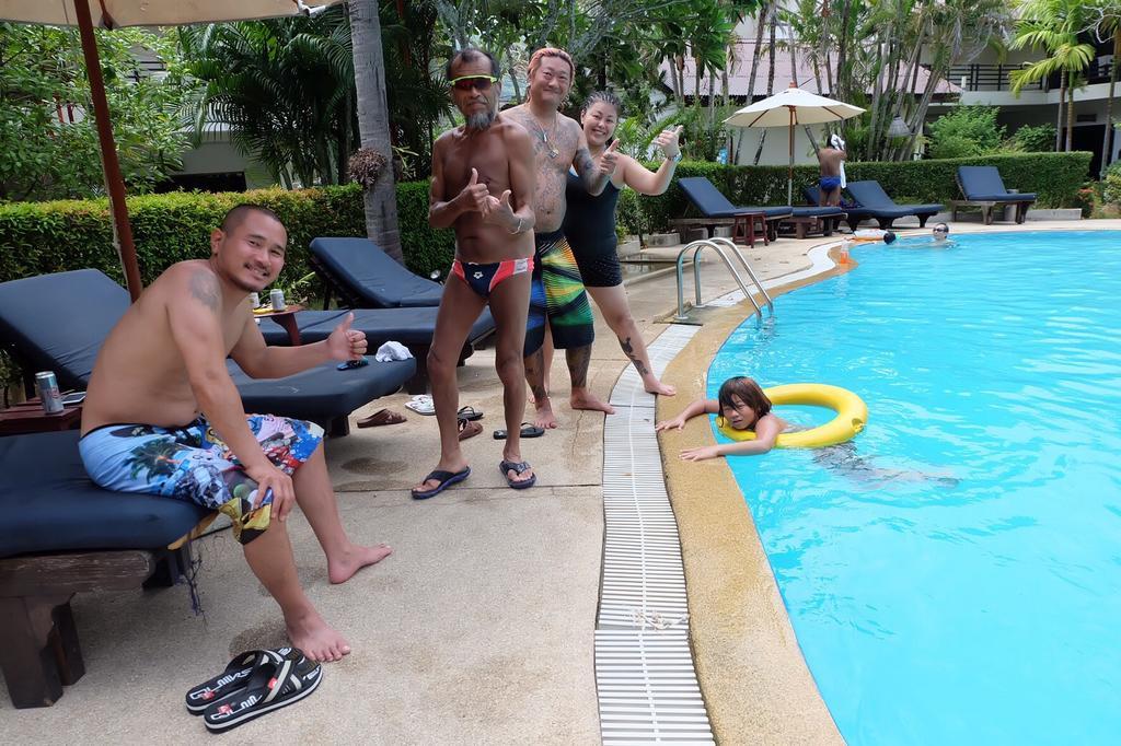Bamboo Beach Hotel & Spa Patong Esterno foto