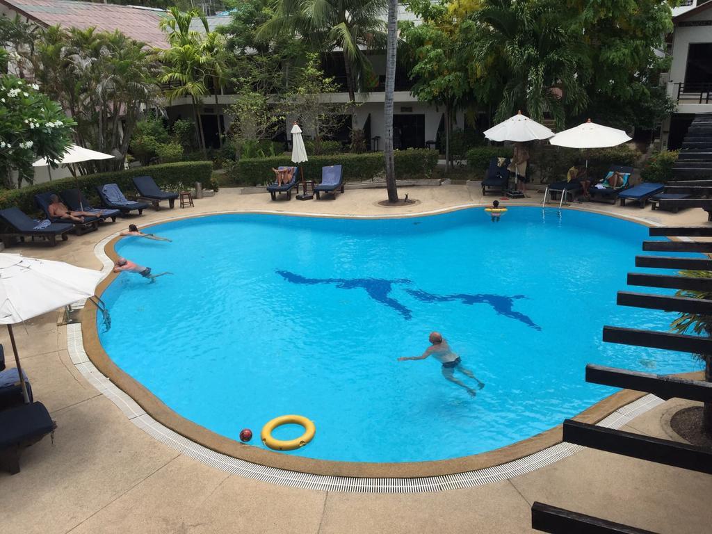 Bamboo Beach Hotel & Spa Patong Esterno foto