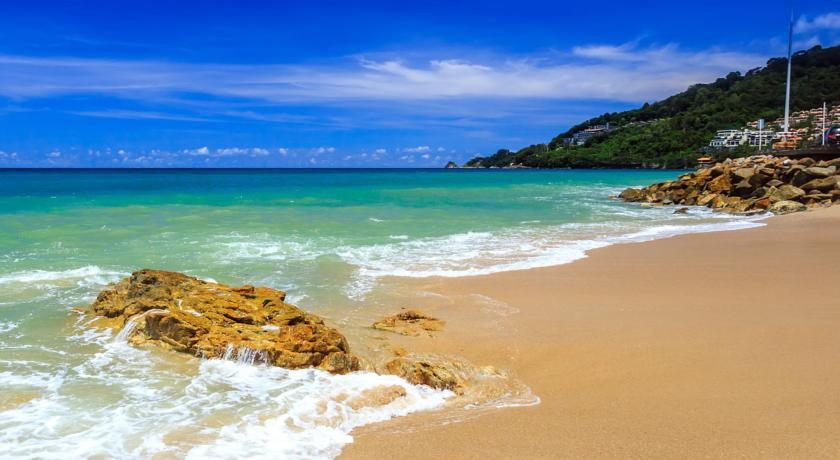 Bamboo Beach Hotel & Spa Patong Esterno foto