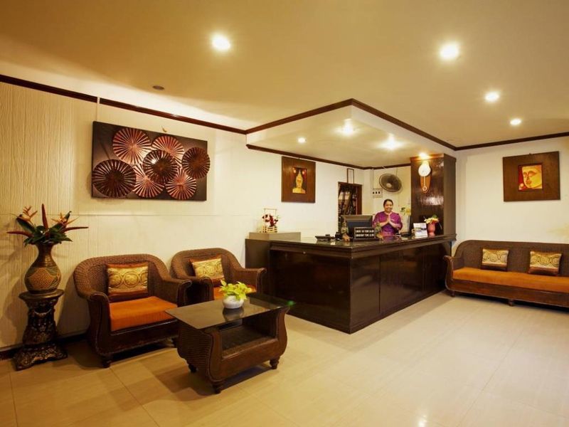 Bamboo Beach Hotel & Spa Patong Esterno foto
