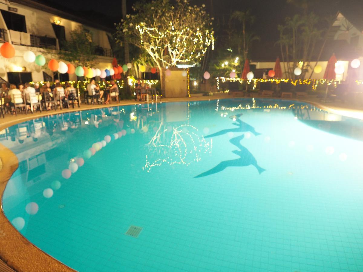 Bamboo Beach Hotel & Spa Patong Esterno foto