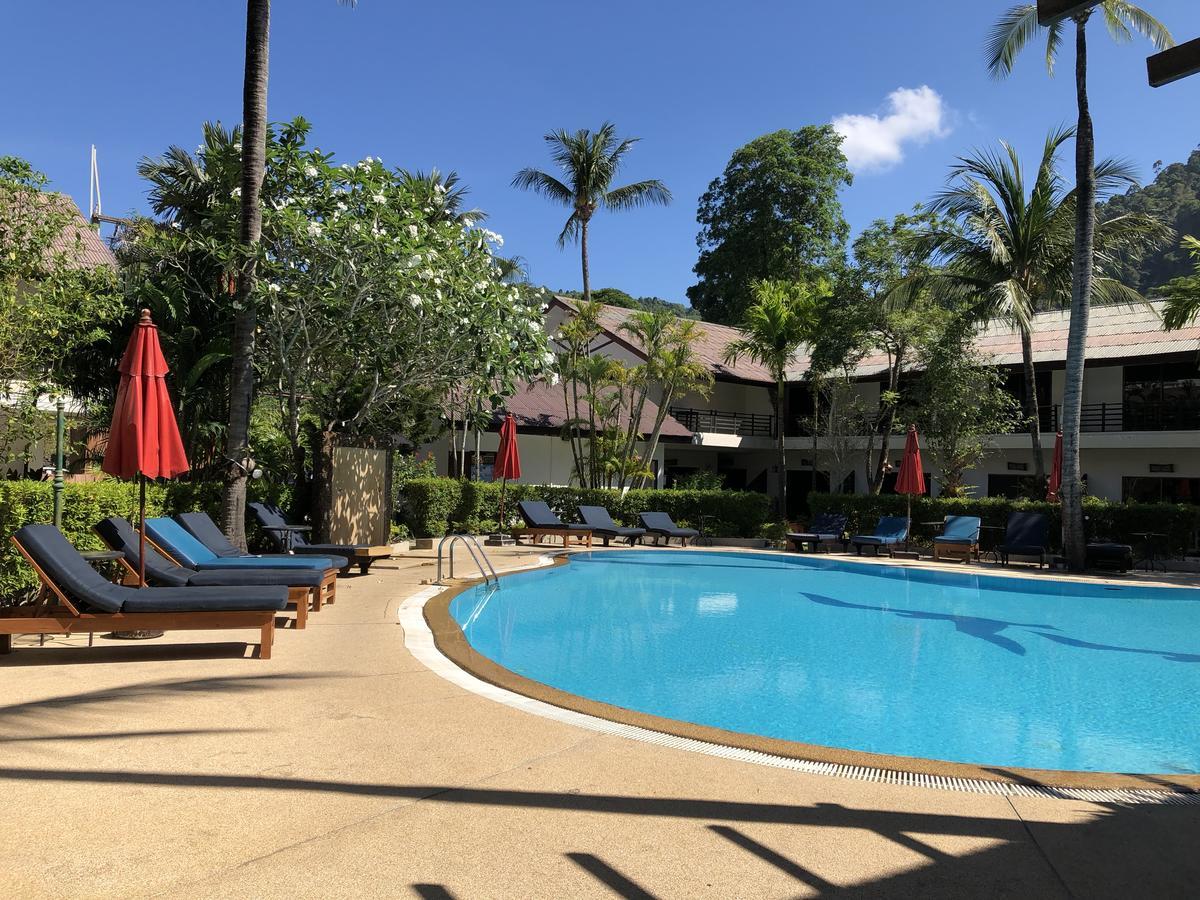 Bamboo Beach Hotel & Spa Patong Esterno foto