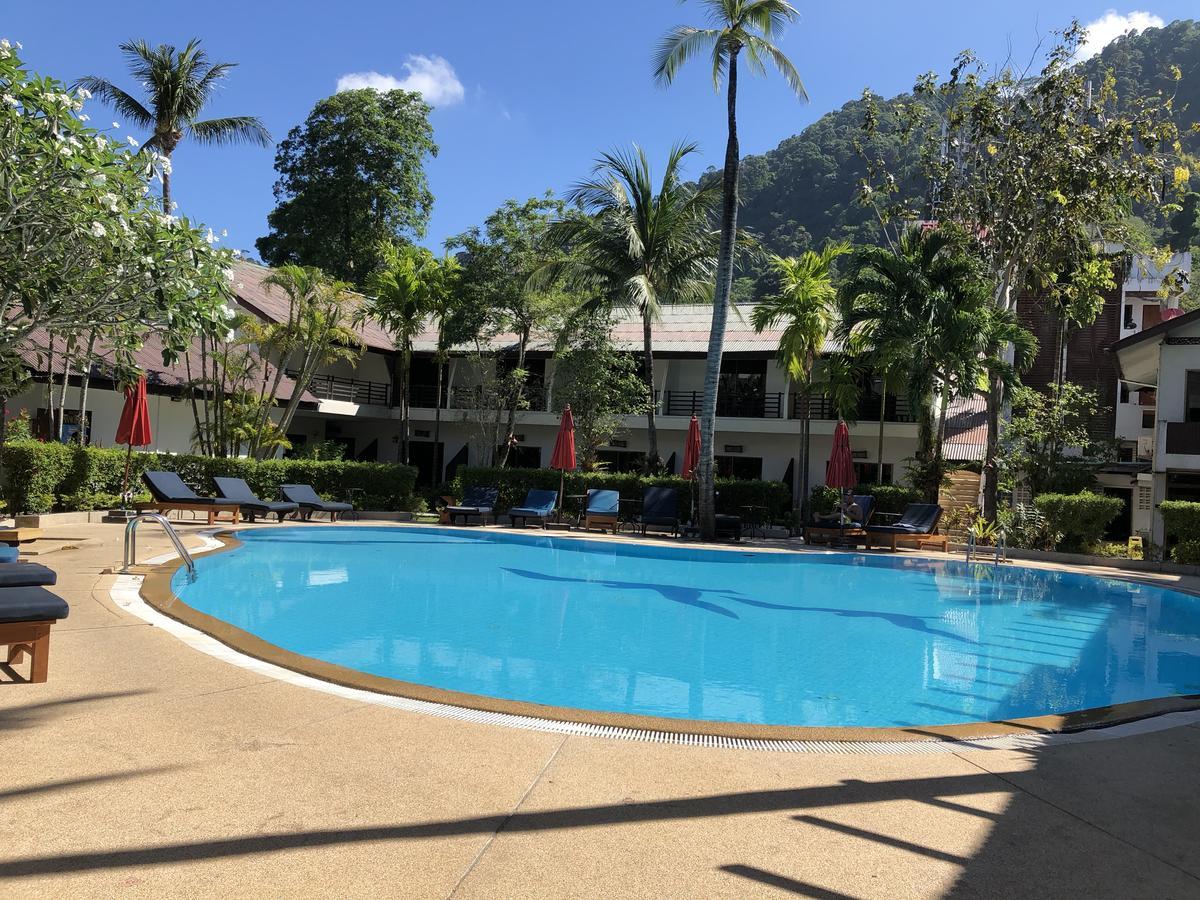 Bamboo Beach Hotel & Spa Patong Esterno foto
