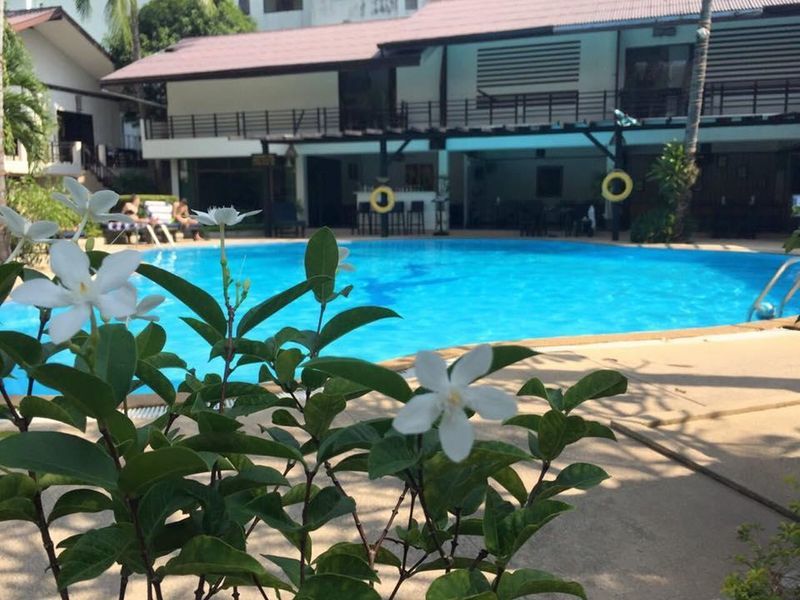 Bamboo Beach Hotel & Spa Patong Esterno foto