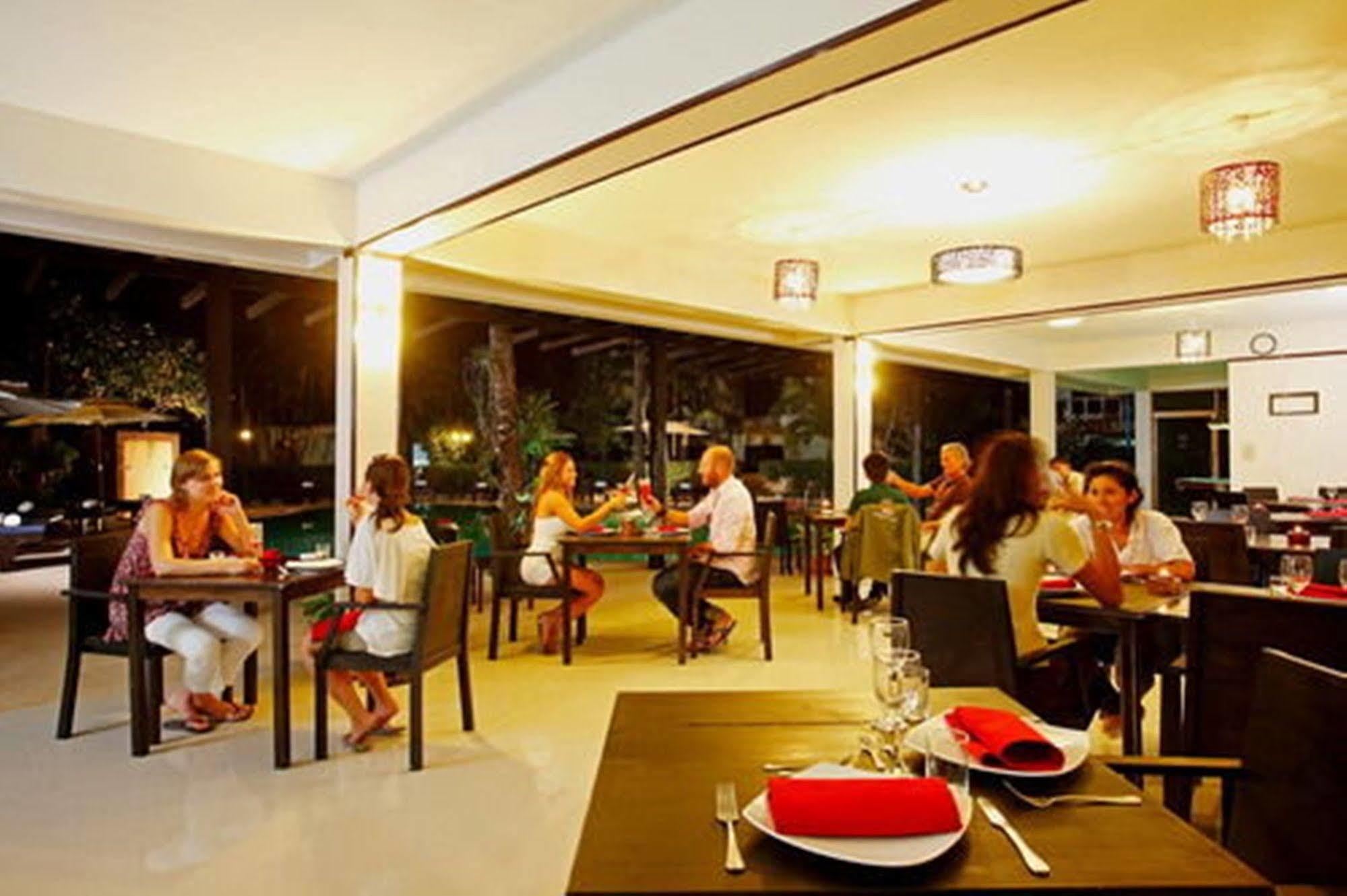 Bamboo Beach Hotel & Spa Patong Esterno foto