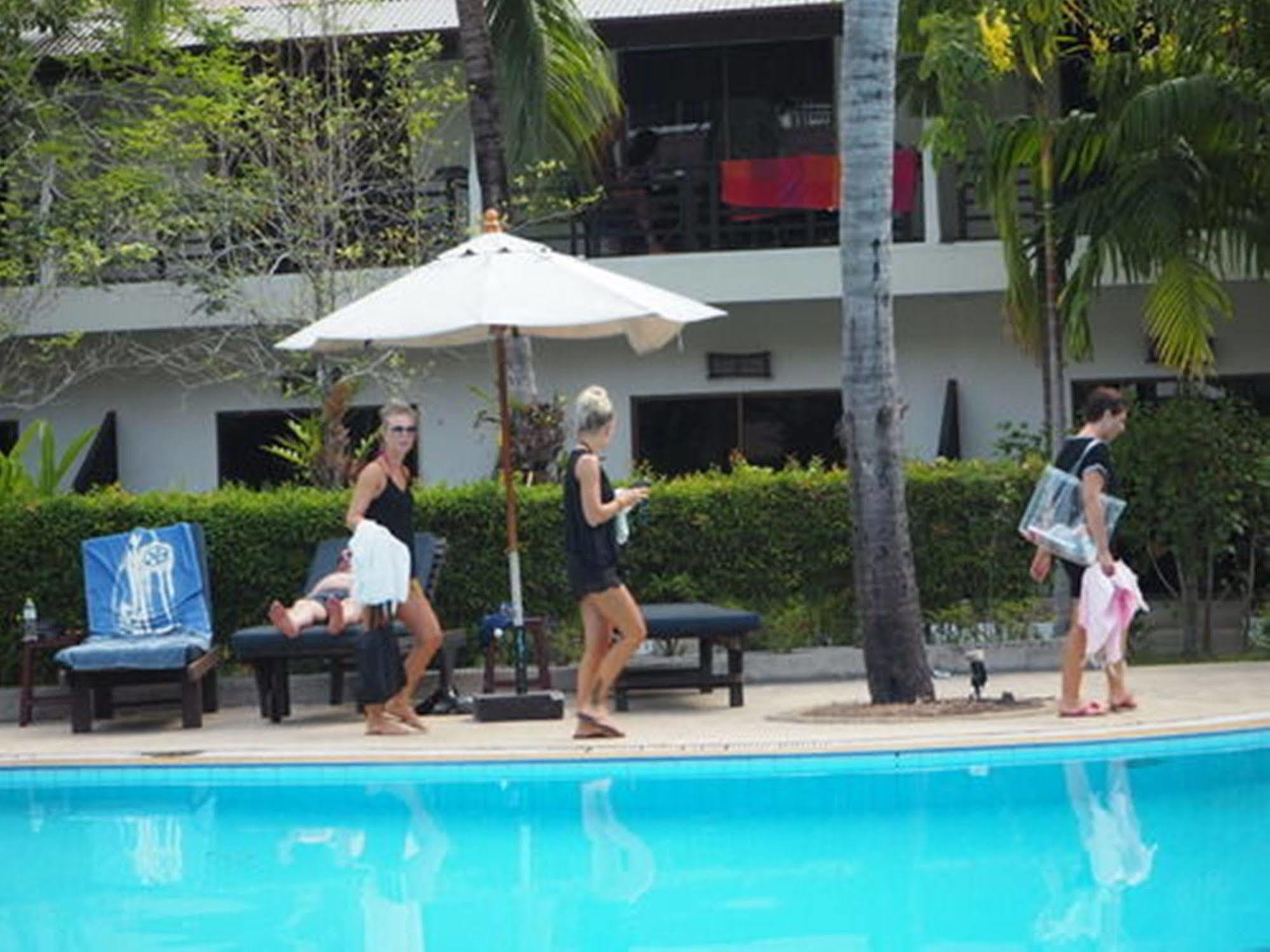 Bamboo Beach Hotel & Spa Patong Esterno foto