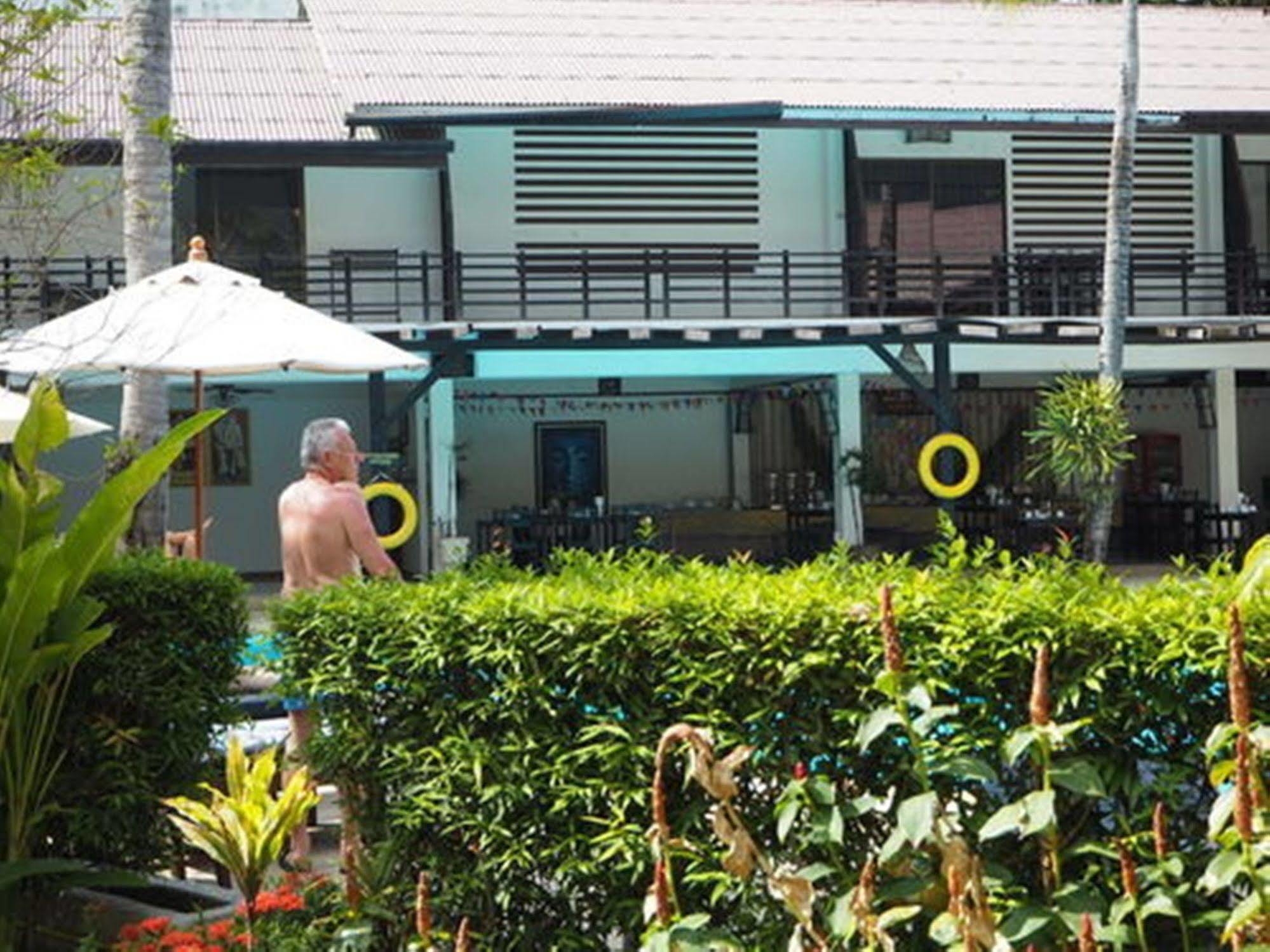 Bamboo Beach Hotel & Spa Patong Esterno foto