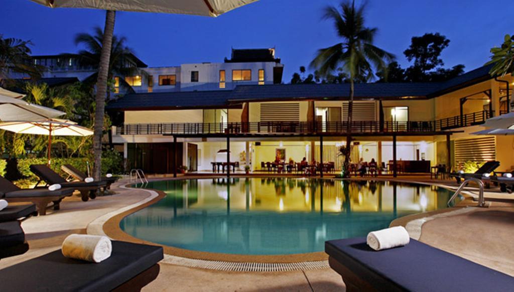 Bamboo Beach Hotel & Spa Patong Esterno foto
