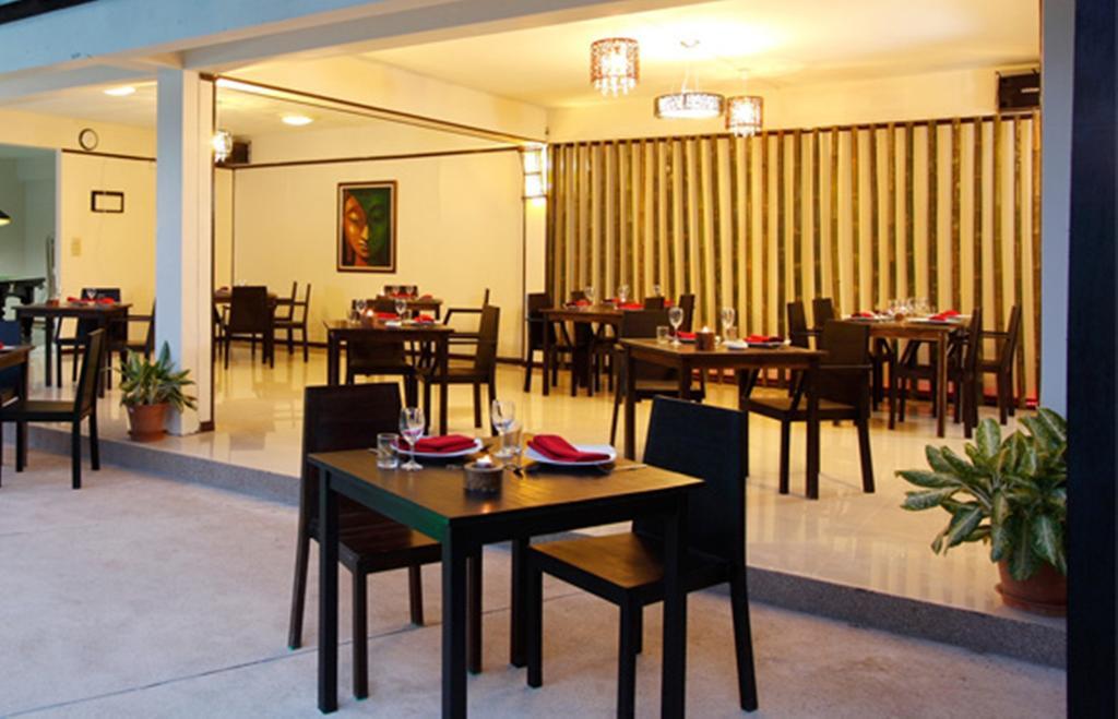 Bamboo Beach Hotel & Spa Patong Esterno foto
